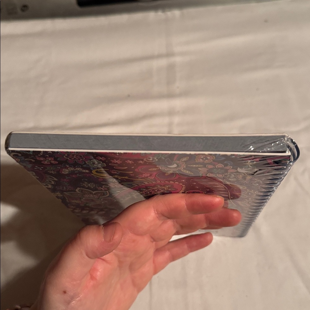1 New Disney Vera Bradley mini Notebook with Pocket sensational six paisley - Picture 3 of 3